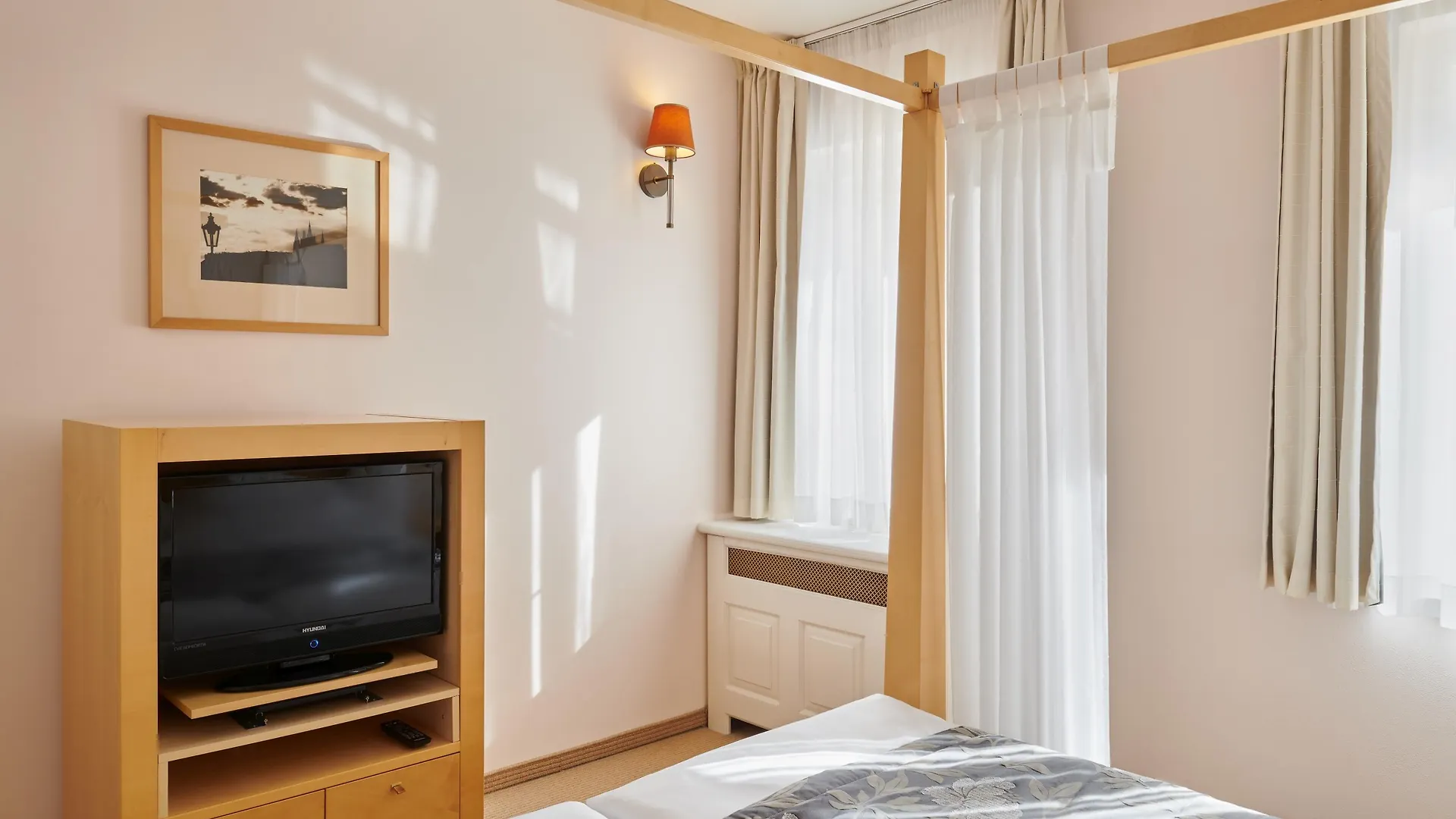 Ventana Hotel Prague 5*,