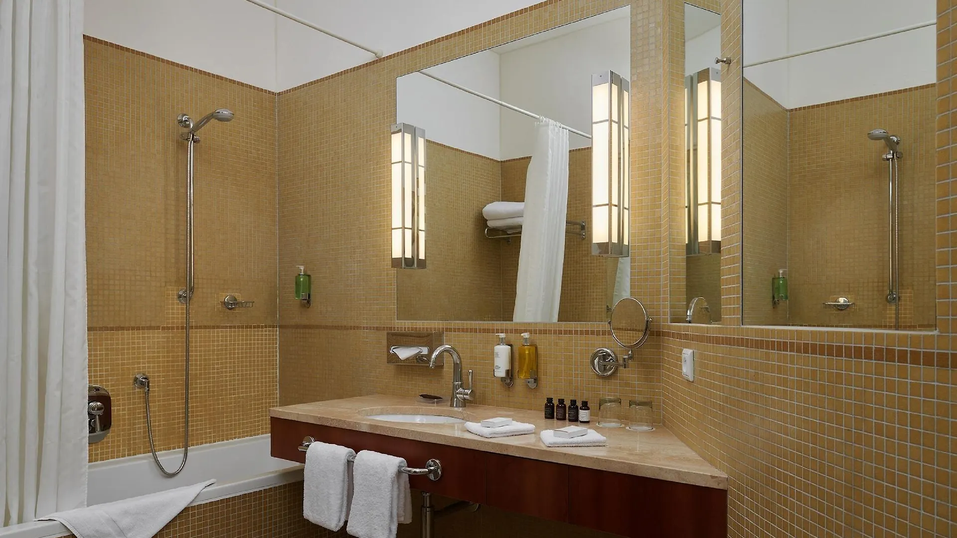 Ventana Hotel Prague 5*,